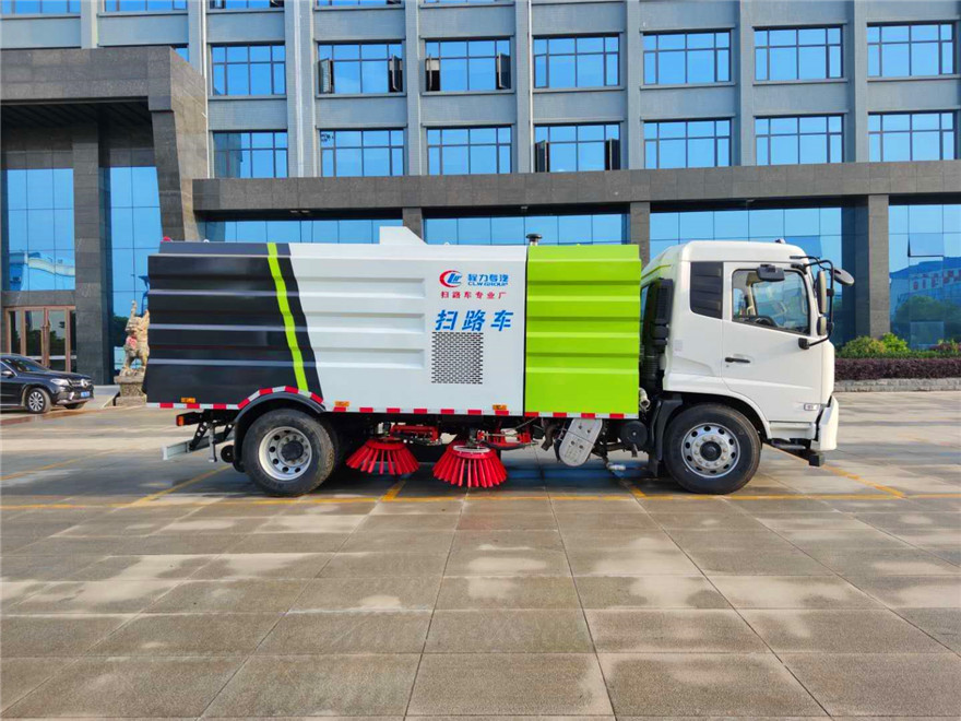 東風11方掃路車 東風天錦掃路車價格廠家  掃路車報價