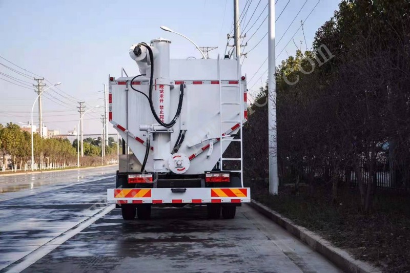 東風多利卡12方散裝飼料運輸車  