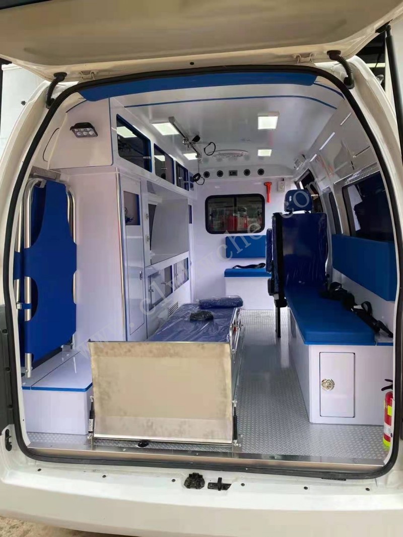 福田G9監護型救護車