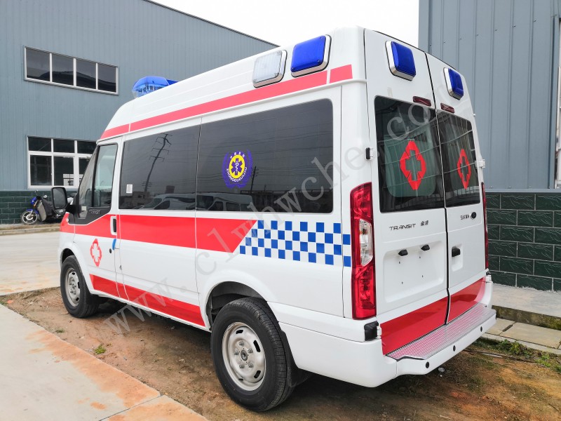 福特V348短軸中頂轉運型救護車