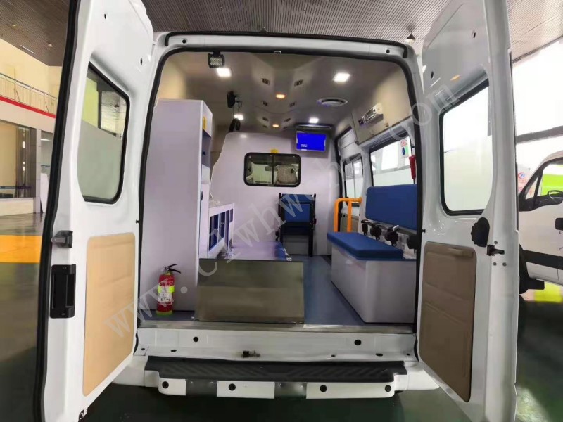 福特V348長軸中頂轉運型救護車（-客運版）